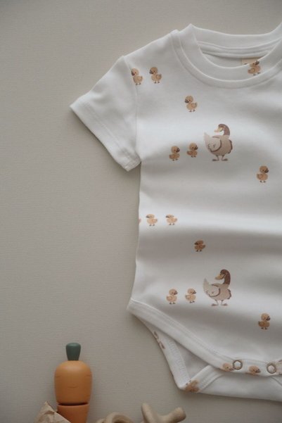 DoDo'S Baby Duck Family Patterned Organic Baby Bodysuit – Short Sleeve Unisex Body