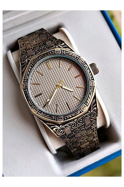 Weluxa Bronze Color Antique Case Cord Men's Wrist Watch with Motif Detail