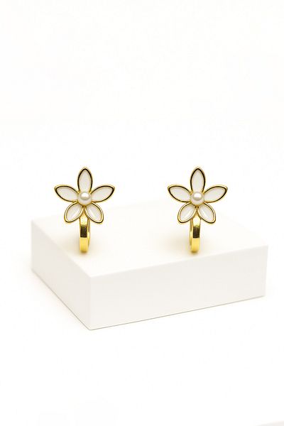 MakeWell Non-Perforated Earrings Ear Clip-On Children's Earrings with Pearl Design for Children Without Holes
