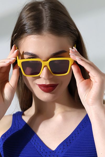 Lozzo Women's Square Yellow Colored Glass Matte Sunglasses Waiter Size 23047-1 C36 m