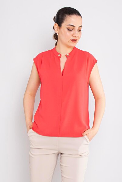AYHAN 81980 Yakasız Broş Detay Kolsuz Şifon Bluz