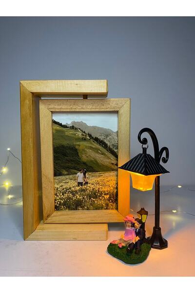 AHŞAPTAN SANAT Handmade Wooden Rotating Frame with Street Lamp and Lover Figure