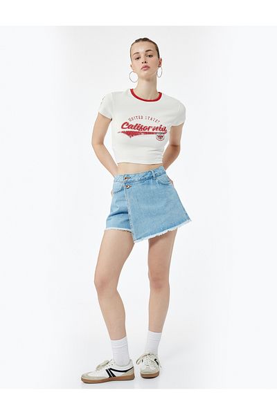 Koton Fusta mini asimetrică din denim, cu buzunar, cu detaliu de nasturi din bumbac