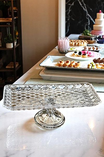 WuuQ Rectangular Glass Presentation Stand with Crystallized Patterned Feet, Cake Pastry and Stylish Presentations - 30 cm