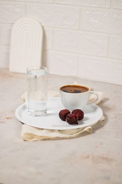 kitchen trend 6 Pieces 22 Cm White Metal Round Tea, Coffee, Serving Tray Decorative Presentation Tray