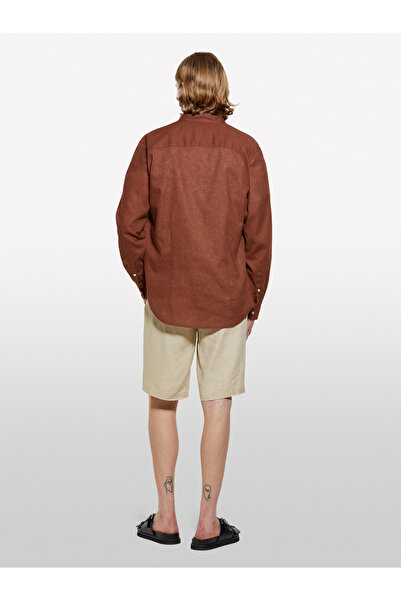 Sisley Ανδρικό πουκάμισο με καφέ λινό μείγμα με κανονική εφαρμογή με γιακά δικαστή