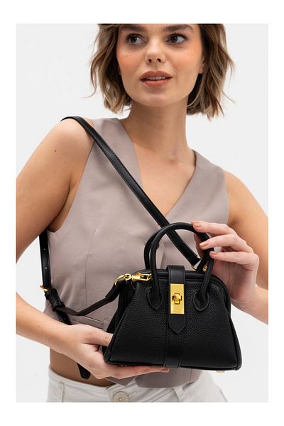 Matthew Cox Women's Handbag C.Byn1051