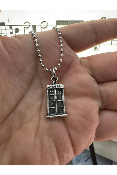 Herşey Nota Doctor Who Tardis Telephone Booth Figured Unisex Necklace – Journey through Time