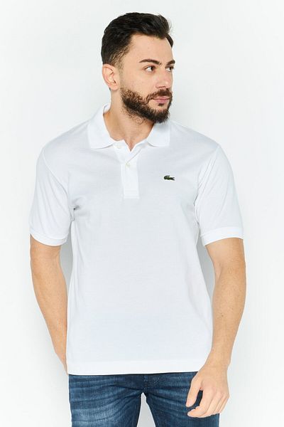 Lacoste قميص بولو رجالي بقصّة عادية وأكمام قصيرة وشعار مطرز، باللون الأبيض
