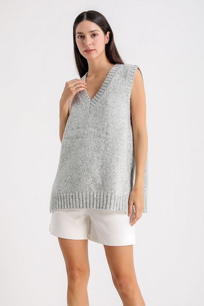 Barbara Baileys V-Neck Side Slit Sweater