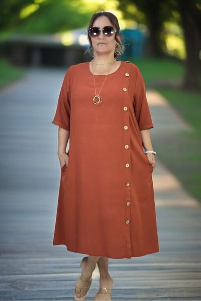 yagmurberen Yandan Wooden Button Detail Pocket Three Quarter Sleeve Cotton Viscose Plus Size Dress