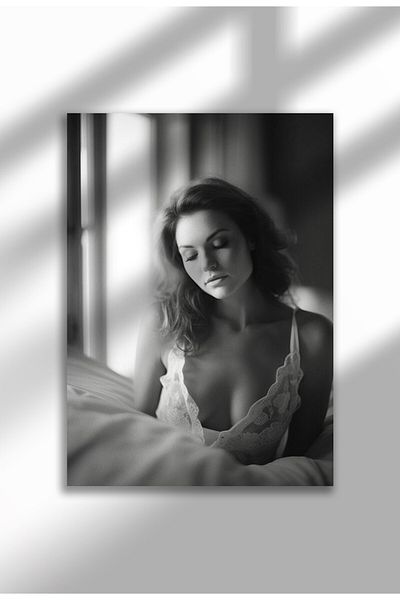 21mxm Vintage Photography Poster, Feminist Street Style, Black & White Canvas, Rebel Muse 2025