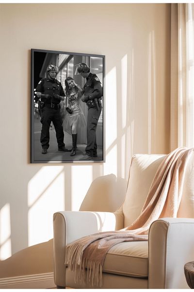 21mxm Vintage Photography Poster, Feminist Street Style, Black & White Canvas, Rebel Muse 2025
