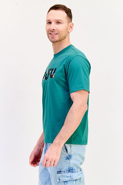 Giordano Fufu X Giordano Men Crew Neck Short Sleeve Band Logo T-Shirt, Green