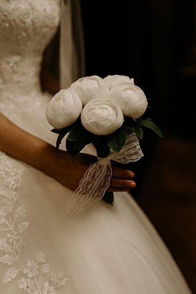 ABCDE Beyaz Şakayık Gelin Buketi - El Yapımı Romantik Yapay Çiçek Aranjmanı