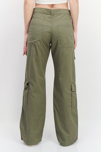 Don't Call Me Jennyfer Women Straight Fit Fit Solid Cargo Pants, Dark Olive