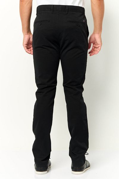 Tommy Hilfiger Men Regular Fit Solid Chino Pants, Black