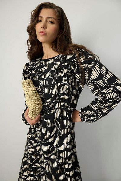 Touché Privé Patterned Dress with Elastic Belt