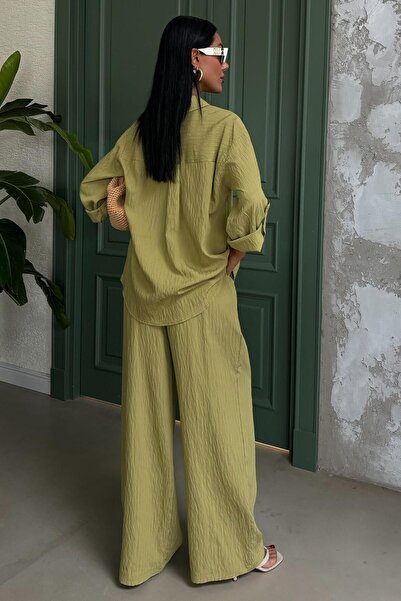 Lijuri Women's Green Cotton Self Embossing Striped Loose Suit