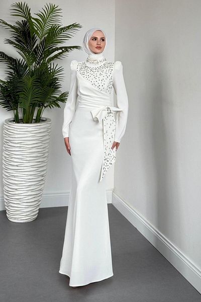 MERVEN AKYÜZ Βραδινό φόρεμα Lalissa Side Bow Stone Crepe Λευκό