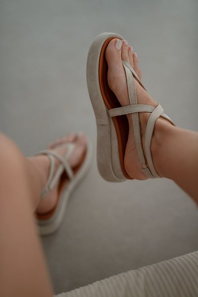 selinshoes Sandale de damă Olia din piele naturală cu curele la gleznă - BEIGE SUEDE