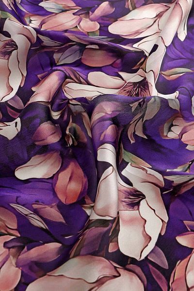 Bursa İpek Dark Purple Narcissus Pattern Silk Handkerchief