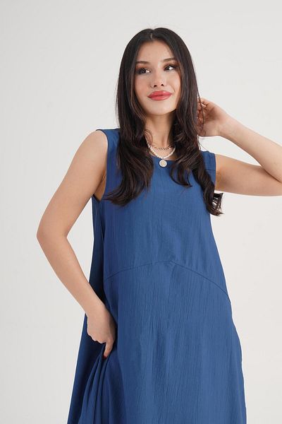 Hipo Trend Crinkle Navy Blue Sleeveless Dress with Crew Neck Pockets