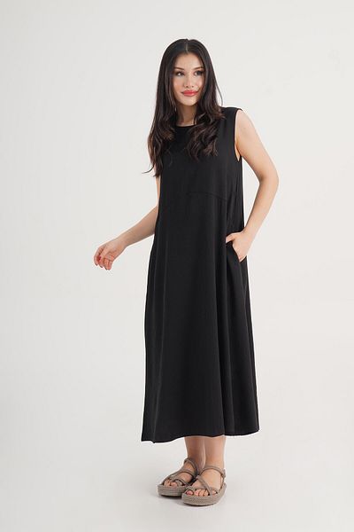 Hipo Trend Crinkle Black Sleeveless Dress with Crew Neck Pockets