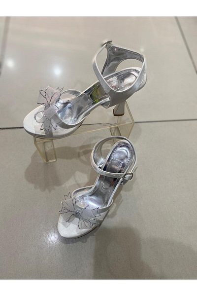 Metin Ayakkabı Ecru Color Outer Material, Leather and Cross Detail Women's Heels