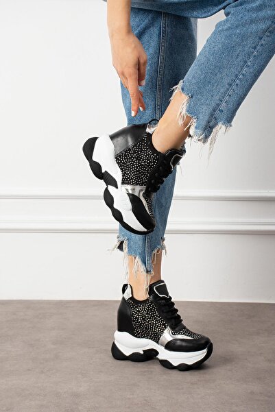 Modanizm حذاء رومي الرياضي ذو الكعب المخفي باللون الأسود من جلد الغزال