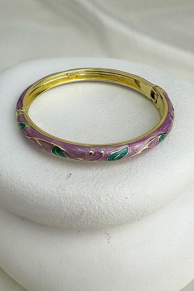 Modex Special Series Enamel Leaf Detail Handcuff Bracelet (Diameter: 6cm)