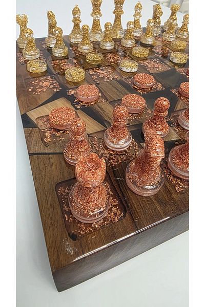 Finecraft "Gold and Copper" chessboard, made of Walnut wood, Resin, LEDs