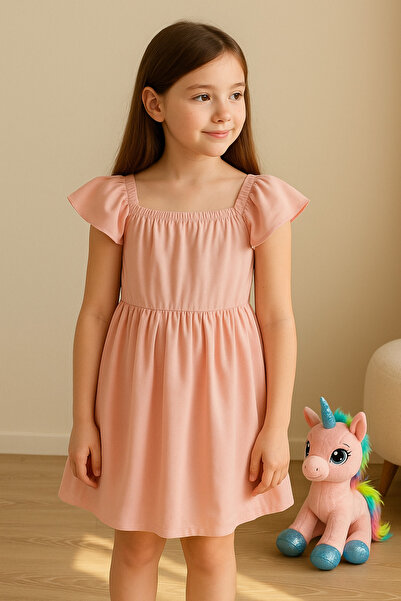 NoVibe Devojčica u haljini sa naboranim rukavima