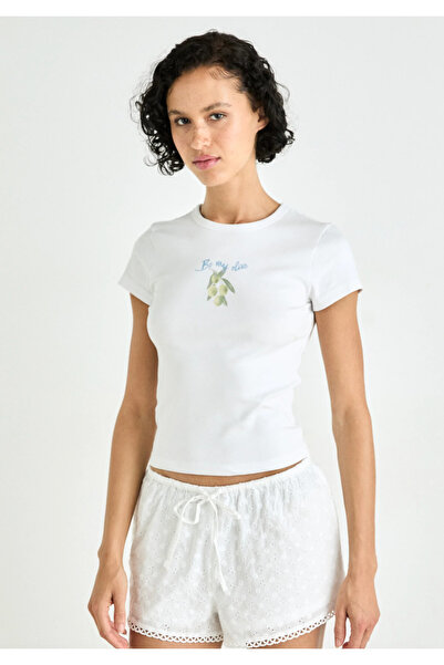 LAYORA Tricou crop alb pentru femei - Be My Olive Olive cu imprimeu cu mânecă...