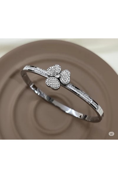 FAMEMUS ACCESSORY Elegant Stone Embroidered Steel Flower Bracelet