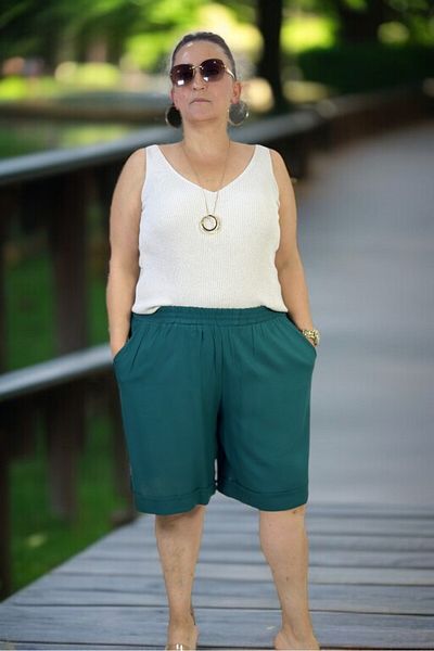 yagmurberen Cotton Viscose Fabric Pocketed Waist Elastic Double Legs Large Size Shorts.