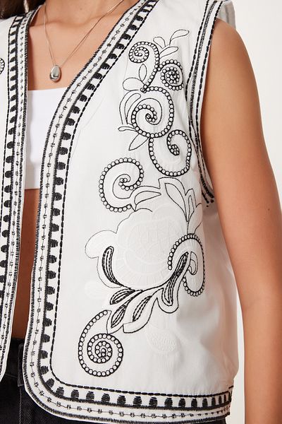 Lovelyİstanbul Embroidered Linen Vest