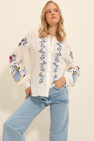 VAGGON Crew Neck Button Embroidered Balloon Sleeve Blouse