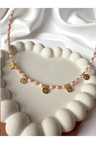 Vinlora Design قلادة مسطحة مصنوعة يدويًا مع تفاصيل ميدالية - تصميم أنيق ولامع