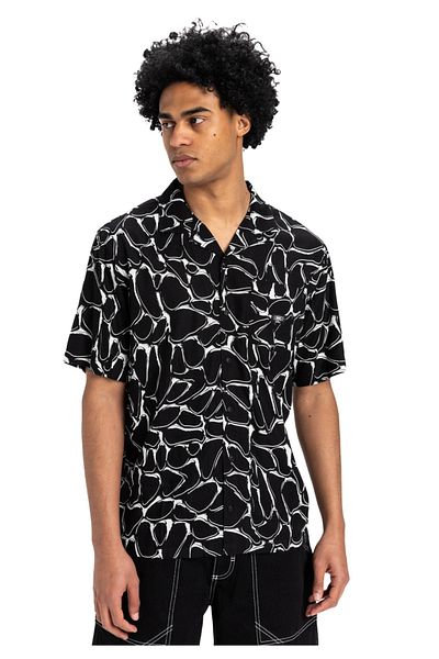 Quiksilver Mercury Chrome Comfort Fit Men's Short Sleeve Shirt – Black (Eqywt04626)