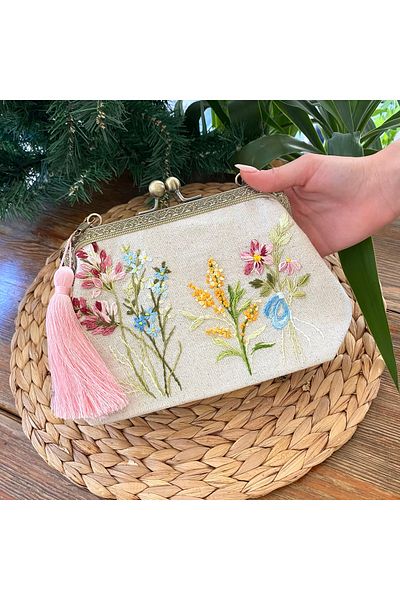 Home Cream Linen Hand Embroidered Vintage Style Bag. Lining and Chain Detailed. Embroidery 100% Handmade 25X15 Size