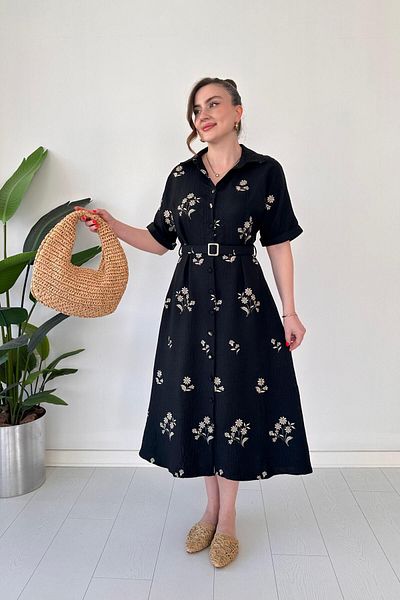 MaziButik Flower Embroidered Dress Black