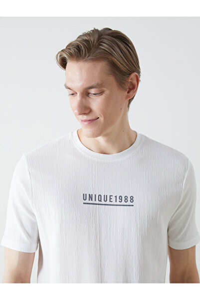 LC Waikiki Ανδρικό μπλουζάκι με κοντό μανίκι με λαιμόκοψη νέας σεζόν - S5FA56Z8