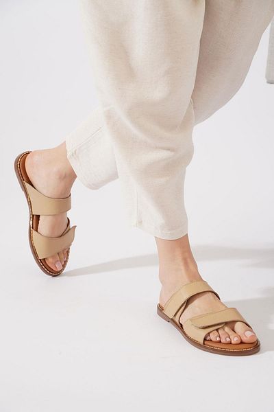 Moda Pie Rencas Double Tape Velcro Γυναικείες παντόφλες από γνήσιο δέρμα Παξιμάδι