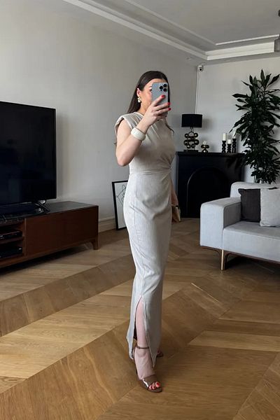 Tuba Butik فستان طويل مع تفاصيل إكسسوارات Drapeli