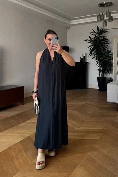 Tuba Butik فستان طويل بقصة منخفضة