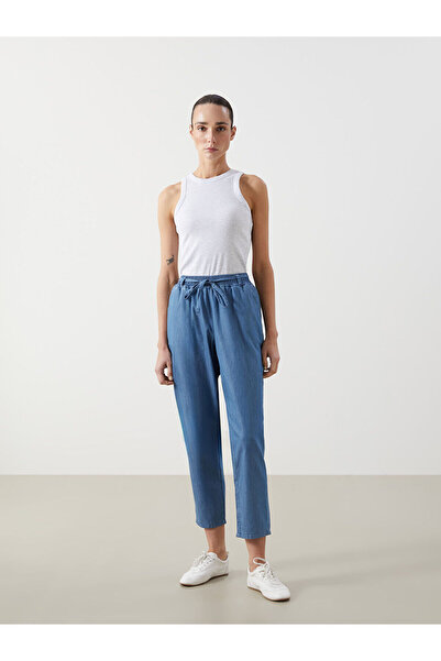 LC Waikiki Damen-Jeanshose mit elastischem Bund und gerader Passform