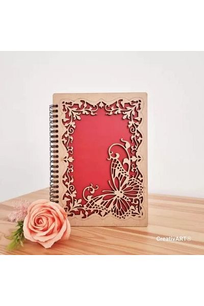 CreativArt Agenda cu coperti din lemn, format A5 decupaj fluture si flori