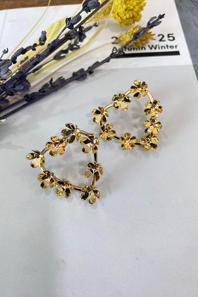 İthal 1543 Imported Flower Bezel Heart Earrings