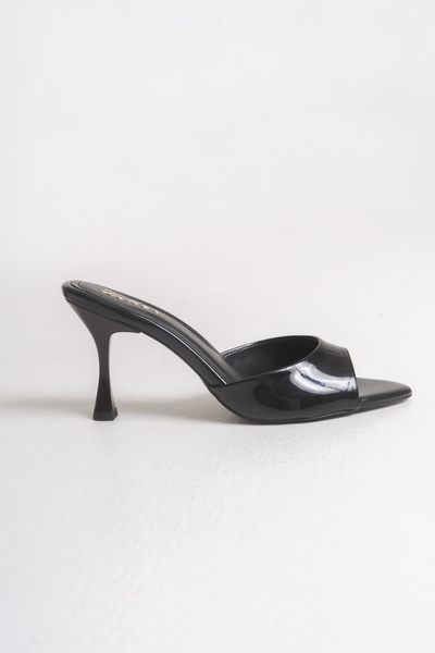 LDR Γυναικείες παντόφλες με μυτερό τακούνι